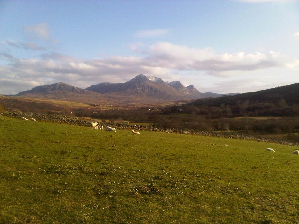 Ben Loyal Hotel Tongue Exterior photo